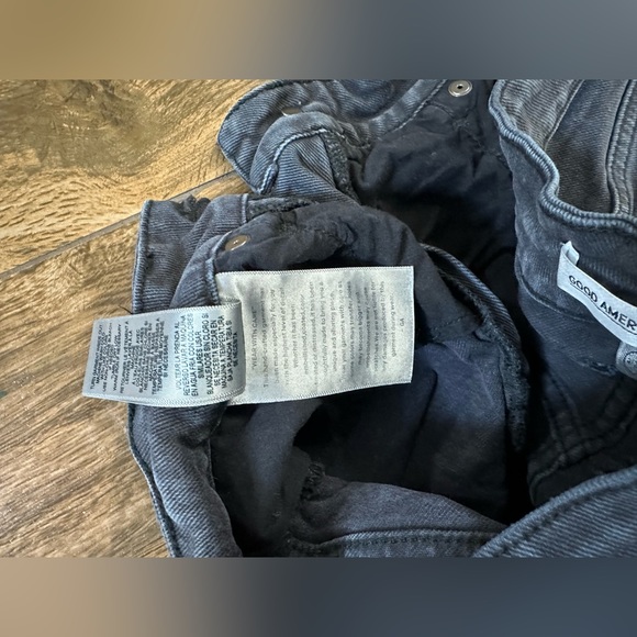 Good American Jeans Cut Offs 4/27 Faded Black, Classic Black Shorts 3” inseam - Picture 10 of 11